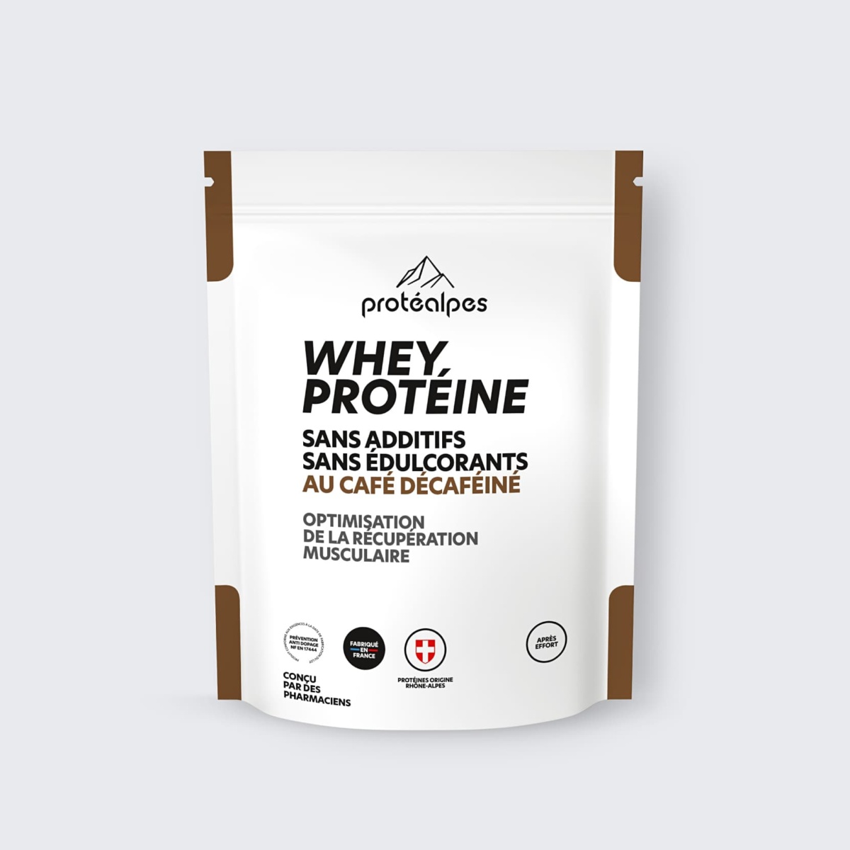 Sac de whey protéine Protéalpes, café décaféiné, sans additifs ni édulcorants. Optimisation récupération musculaire.