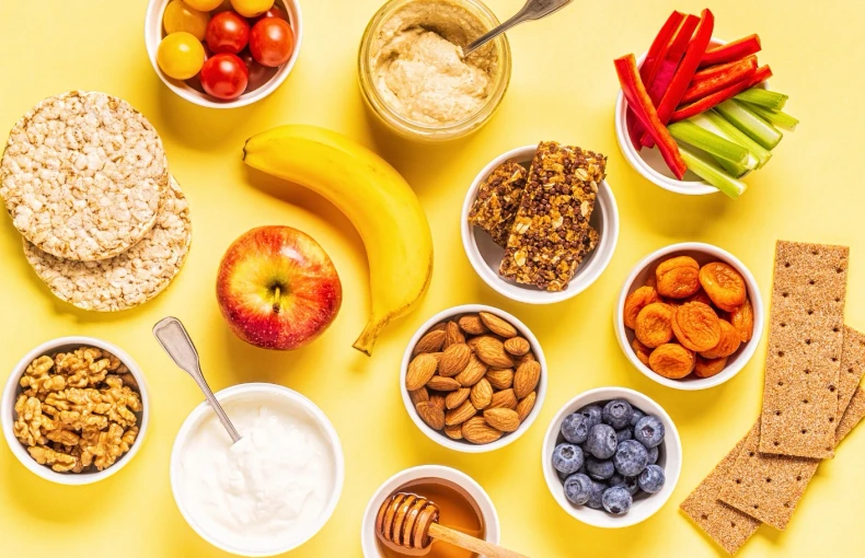 Healthy snack options: nuts, fruit, raw vegetables, cereal bars, no sweeteners or additives. Quality Protealpes.