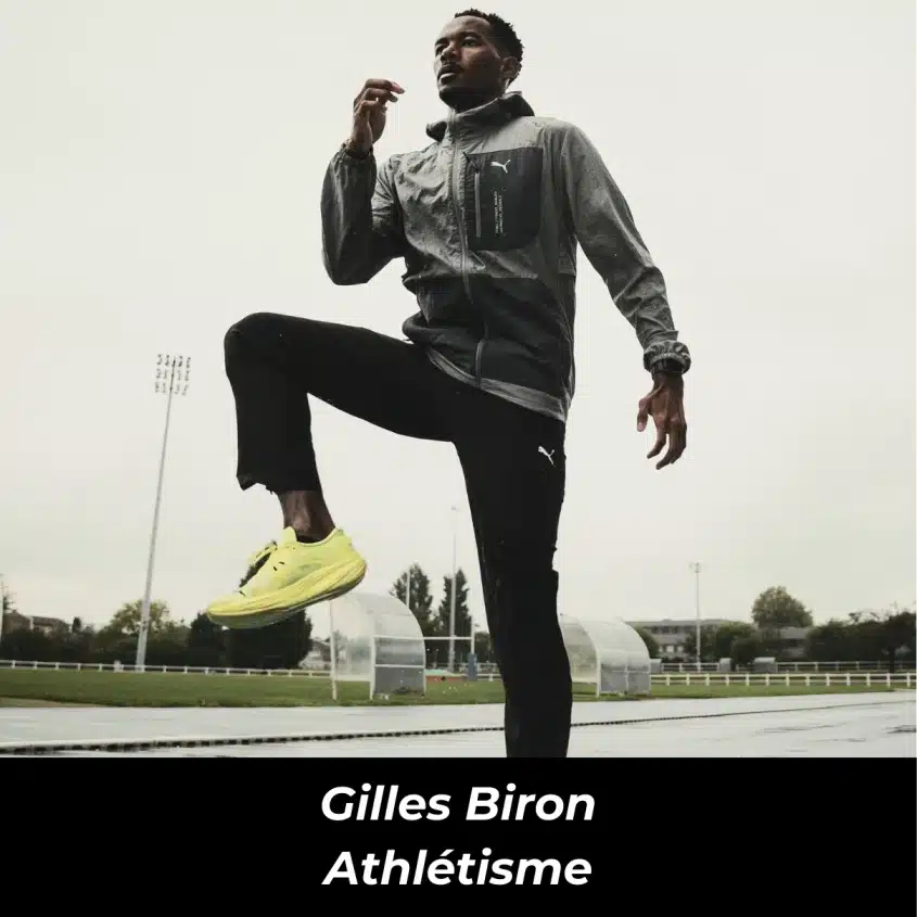 Aktiver Sportler, der das Engagement von Protéalpes für reine Sporternährung ohne Zusatzstoffe symbolisiert.