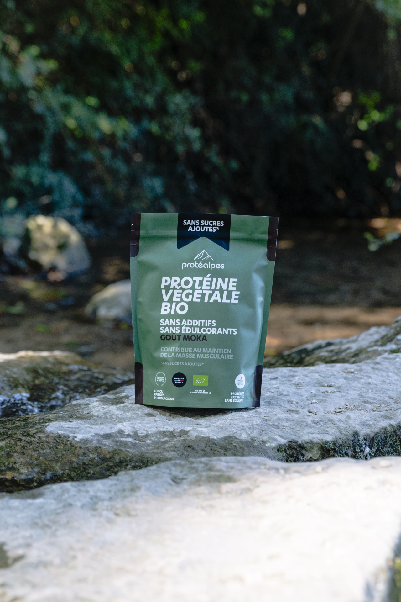 Beutel mit pflanzlichem Bio-Protein von Protéalpes, ohne Zusatzstoffe und Süßstoffe, Mokka-Geschmack, ideal zum Erhalt der Muskelmasse.